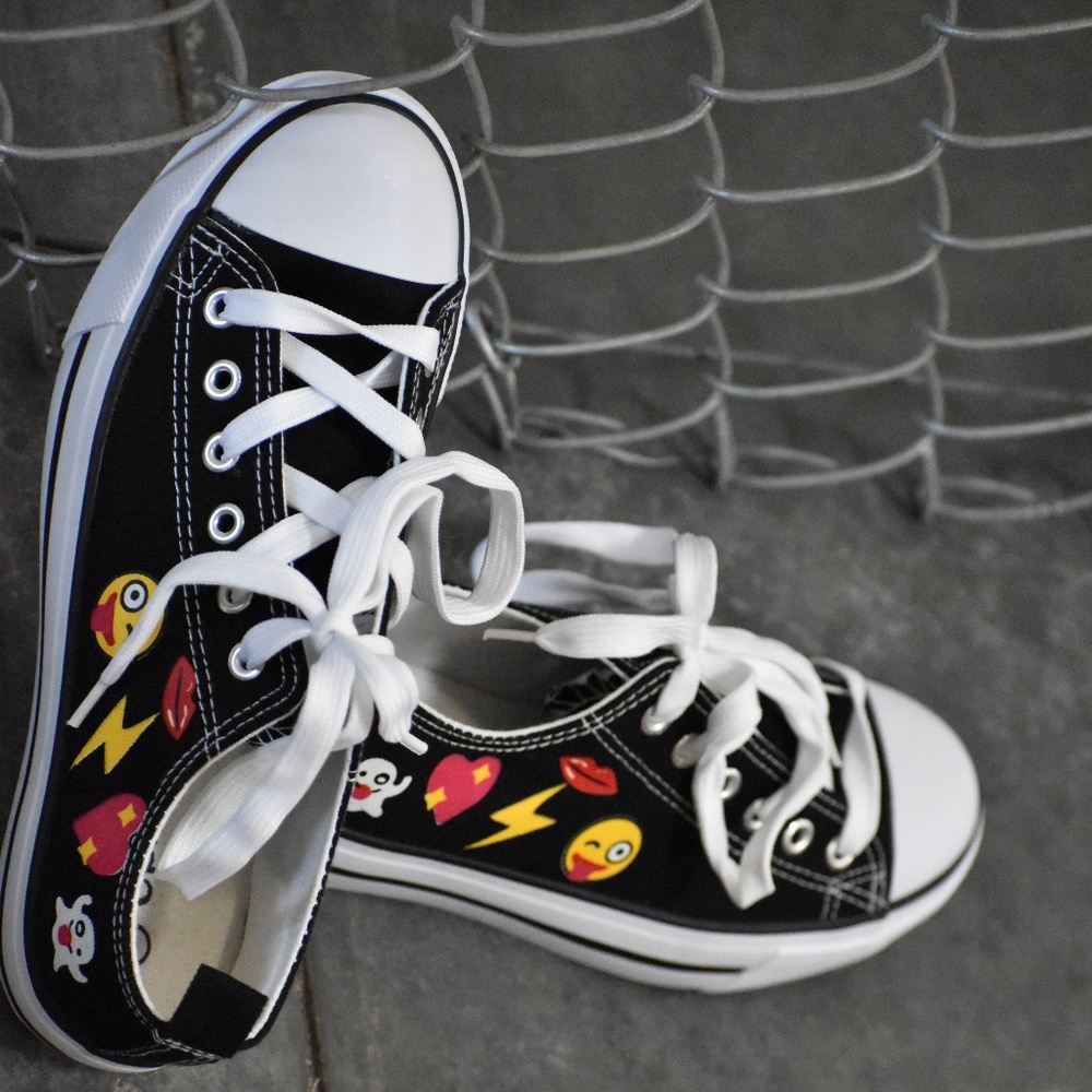 Black & White Sneakers with patches - Women